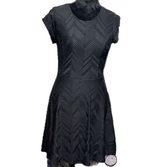 Candies women’s size medium body con sleeveless lined dress - Picture 1 of 5